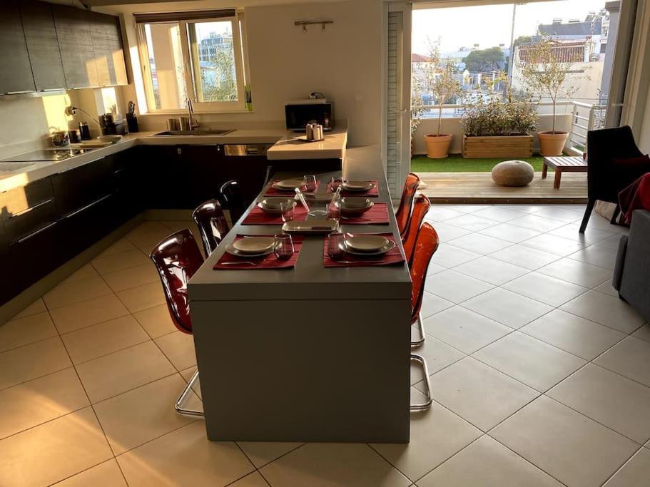 Spacious And Sunkissed 3Br & 2 Bathrooms Apartment 아테네 외부 사진