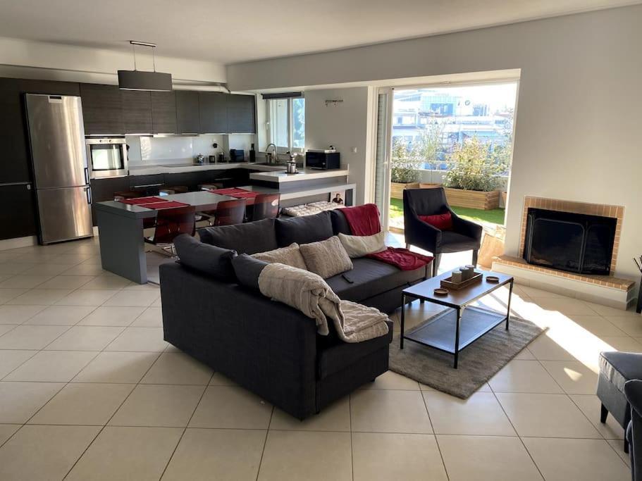 Spacious And Sunkissed 3Br & 2 Bathrooms Apartment 아테네 외부 사진