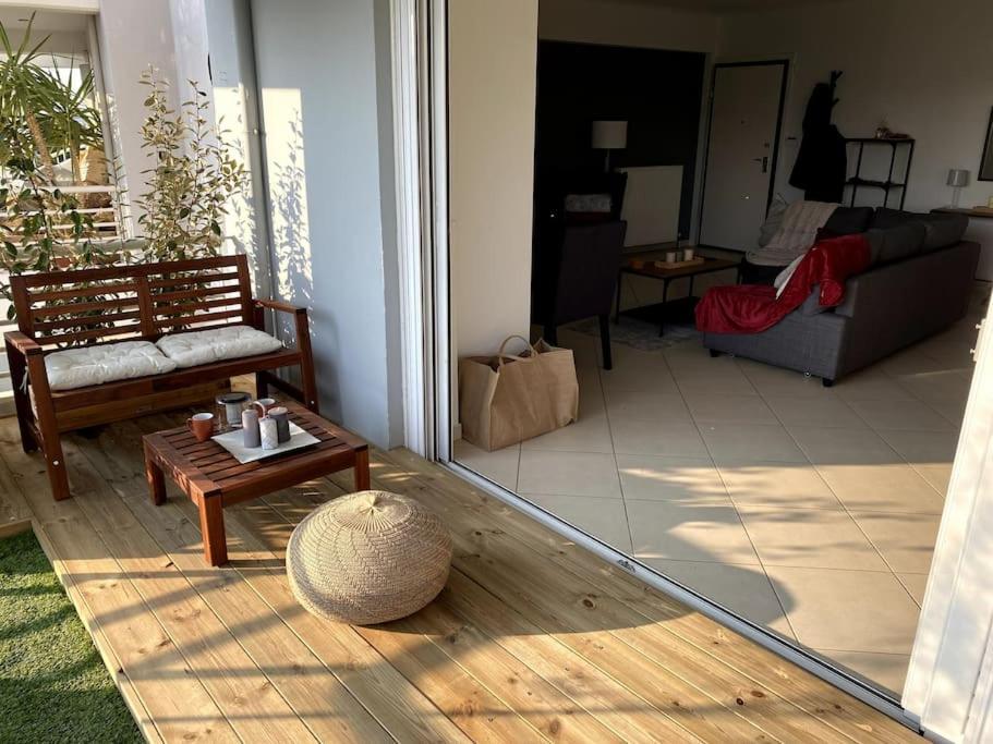 Spacious And Sunkissed 3Br & 2 Bathrooms Apartment 아테네 외부 사진
