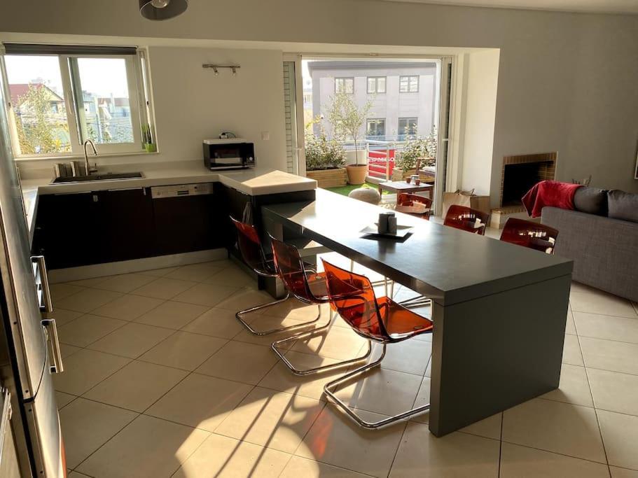 Spacious And Sunkissed 3Br & 2 Bathrooms Apartment 아테네 외부 사진