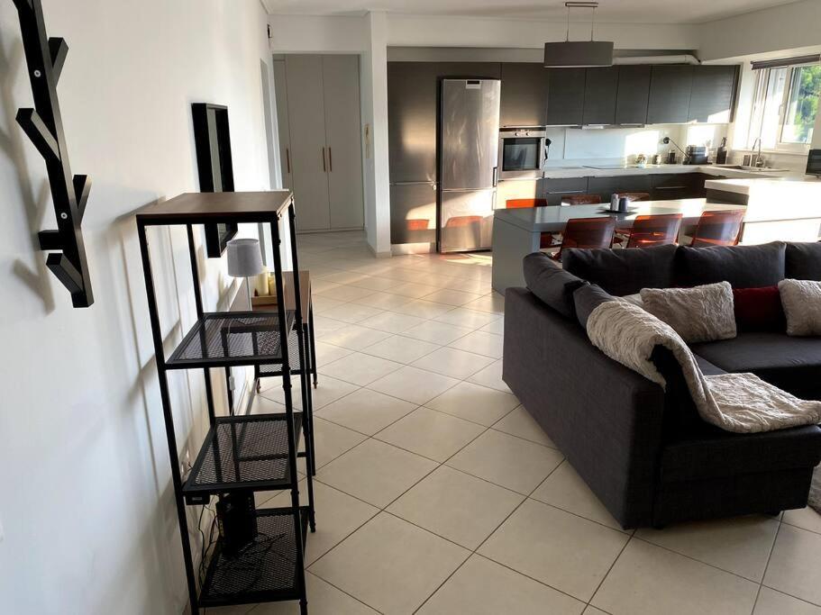 Spacious And Sunkissed 3Br & 2 Bathrooms Apartment 아테네 외부 사진