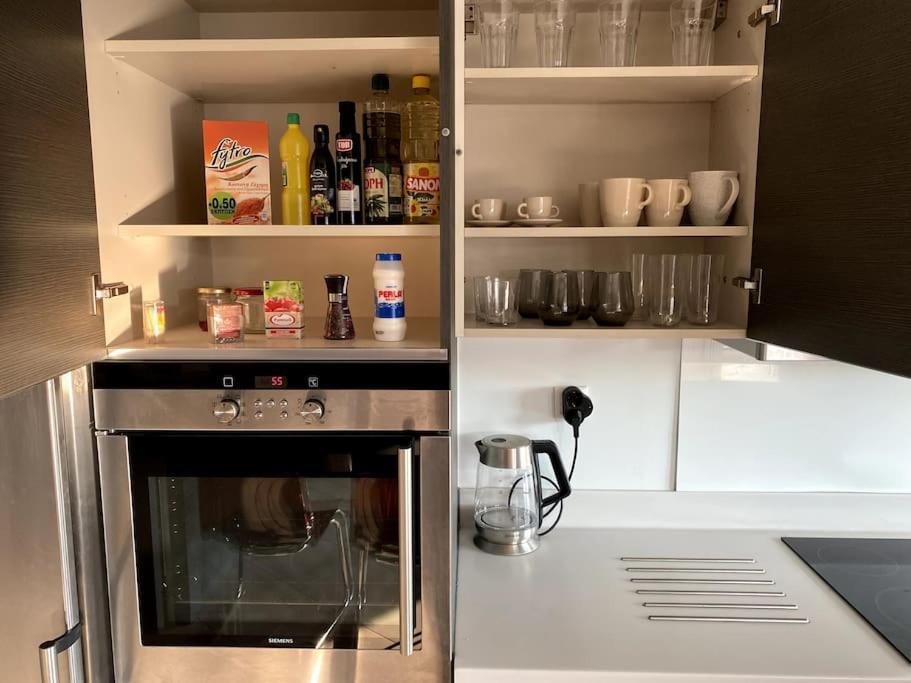Spacious And Sunkissed 3Br & 2 Bathrooms Apartment 아테네 외부 사진