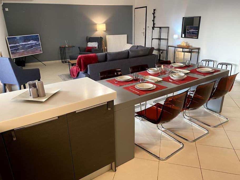 Spacious And Sunkissed 3Br & 2 Bathrooms Apartment 아테네 외부 사진