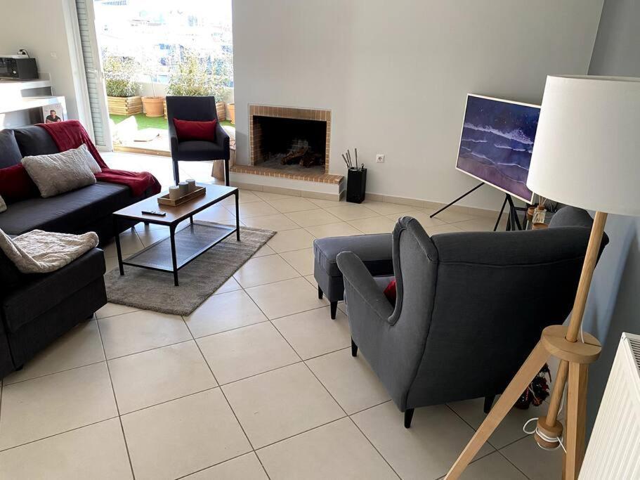 Spacious And Sunkissed 3Br & 2 Bathrooms Apartment 아테네 외부 사진