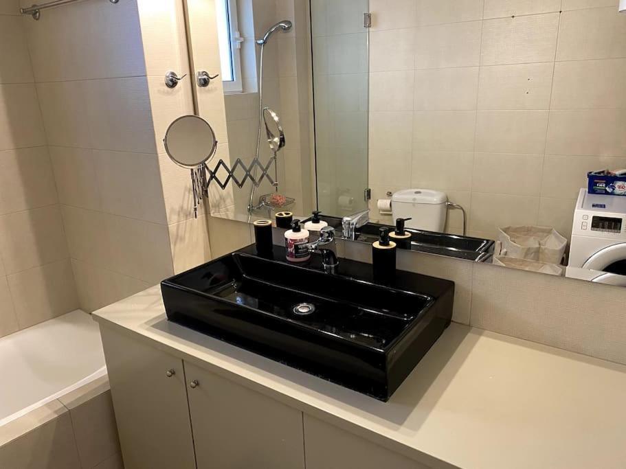 Spacious And Sunkissed 3Br & 2 Bathrooms Apartment 아테네 외부 사진
